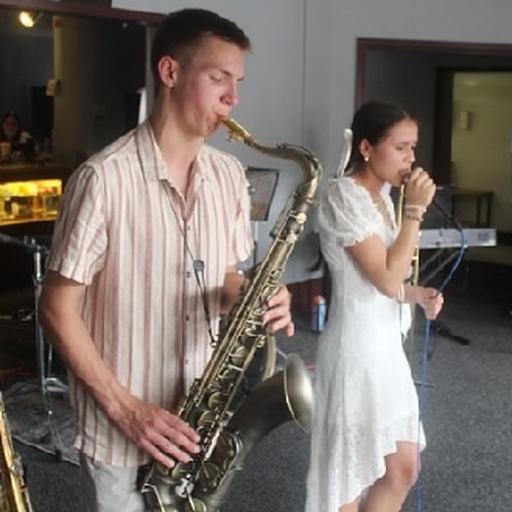 Charlie Juza and Anna Symond